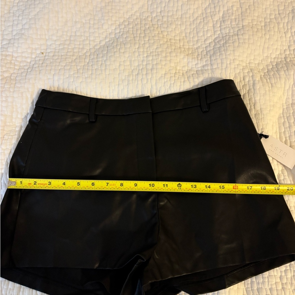 Astr Wynn Shorts - Picture 9 of 12